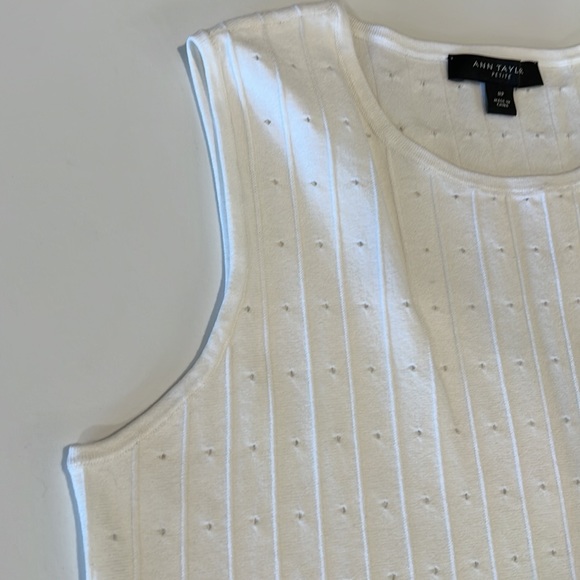 Ann Taylor - petite medium, peplum hem viscose white tank - Picture 5 of 5